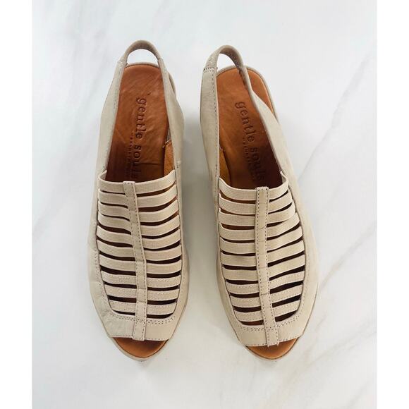 Gentle Souls by Kenneth Cole Women's Lee Low Wedge Sandal with Backstrap - Picture 8 of 8